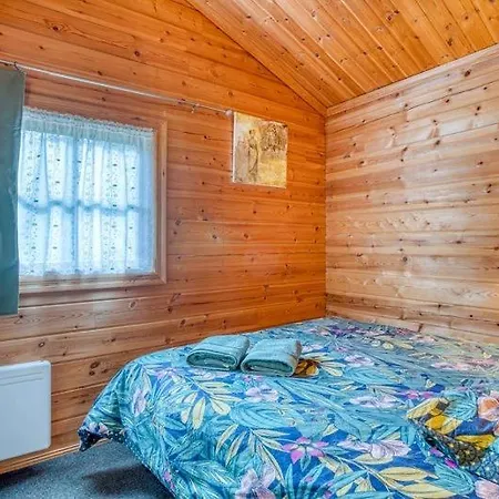 Campagne, Piscine, Randonnées,paisible Chalet Mauroux (Lot)
